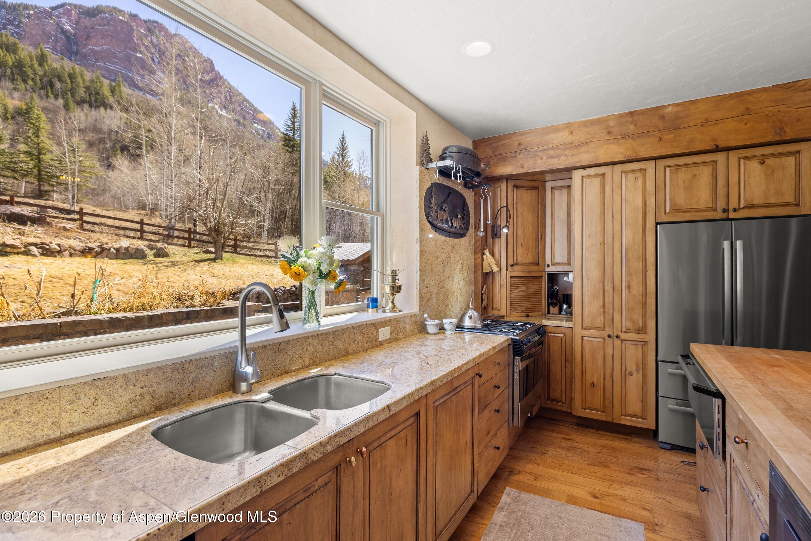 700 Dorais Way Redstone, CO 81623 - Photo 9 of 43 10-700DoraisWay_2603_3525