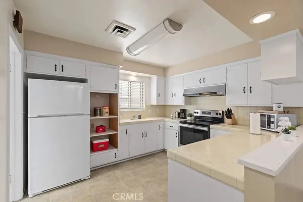 $5,500 | 408 East Jacaranda Avenue, Orange, CA 92867