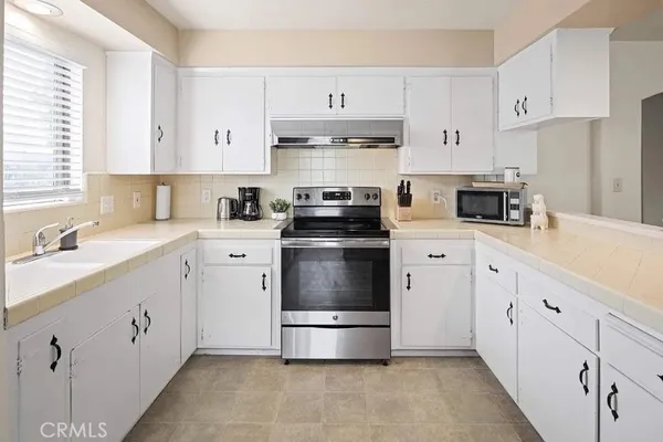 $5,500 | 408 East Jacaranda Avenue, Orange, CA 92867
