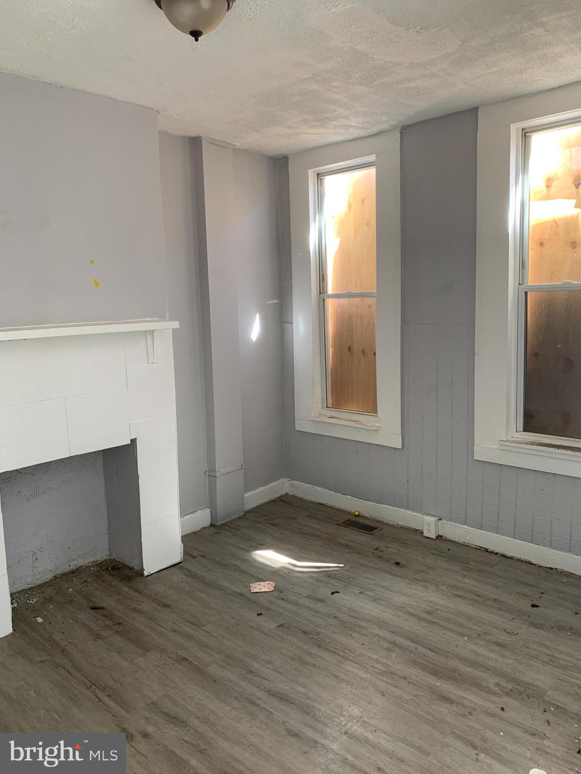 2104 Ridgehill Avenue Baltimore, MD 21217 - Photo 2 of 9