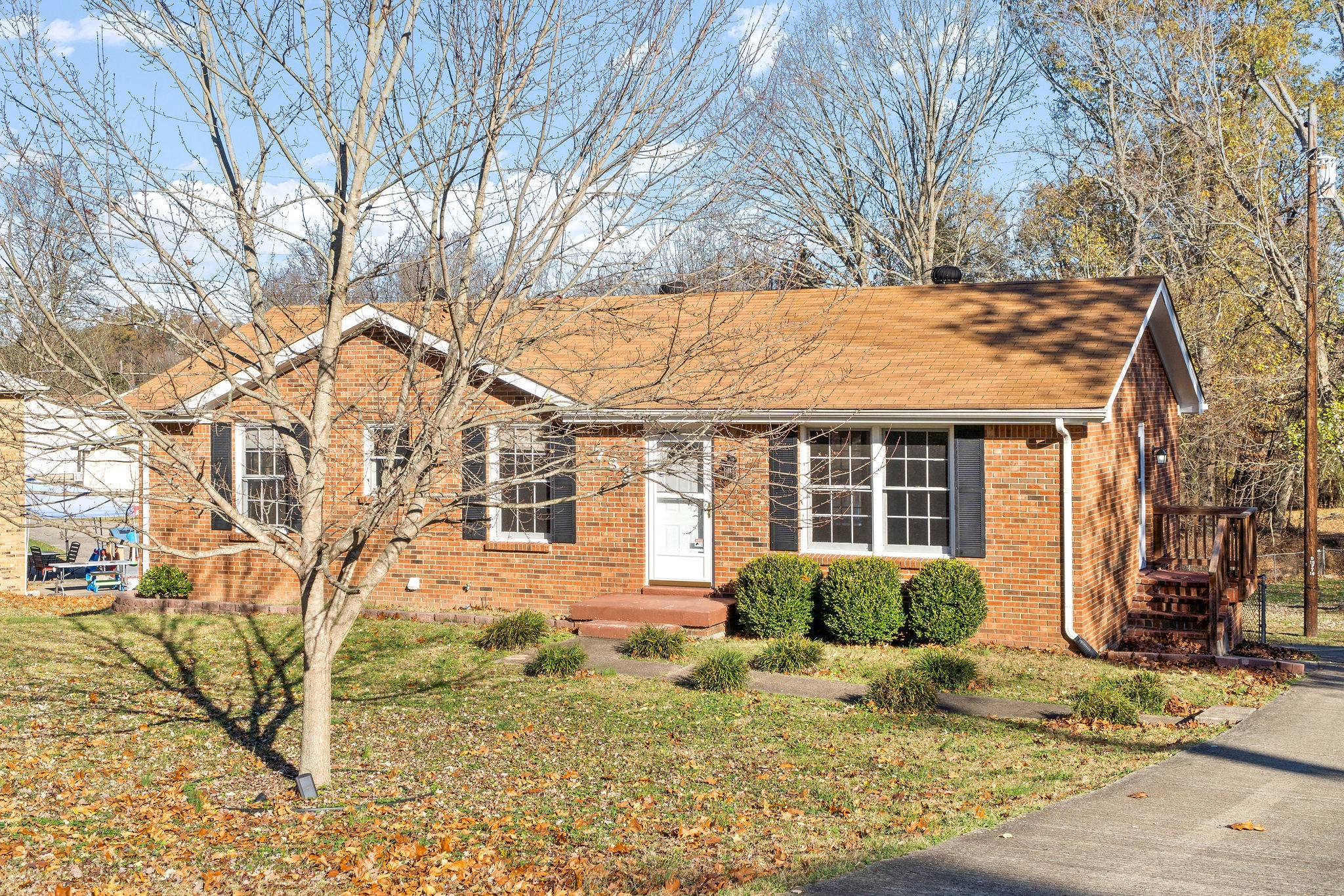 733 Pollard Road Clarksville, TN 37042 - Photo 1 of 30 Gallery Image 1