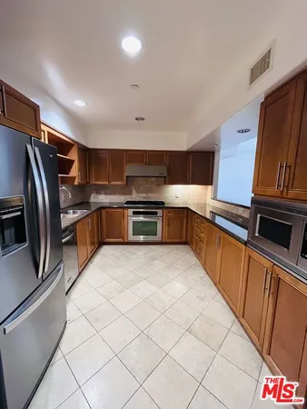 $850,000 | 8238 West Manchester Avenue, Unit 103, Playa del Rey, CA 90293