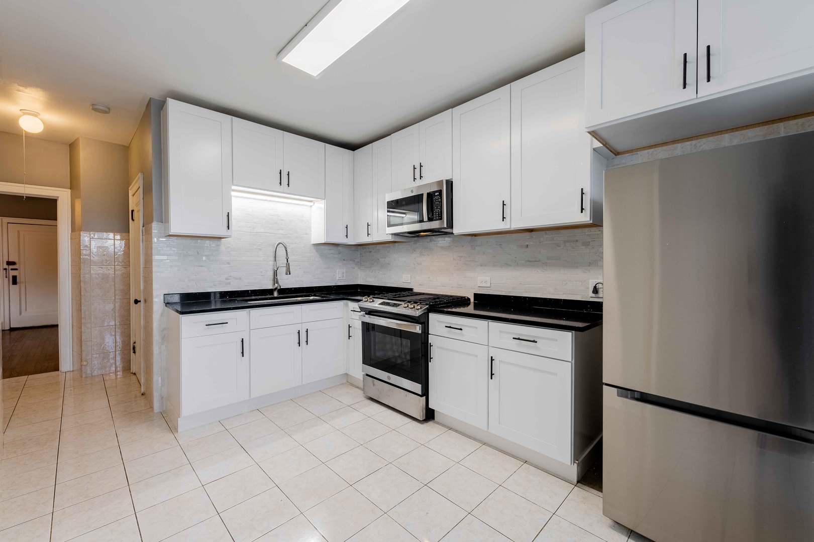 7041 West Addison Street, Unit 2R Chicago, IL 60634 - Photo 6 of 29