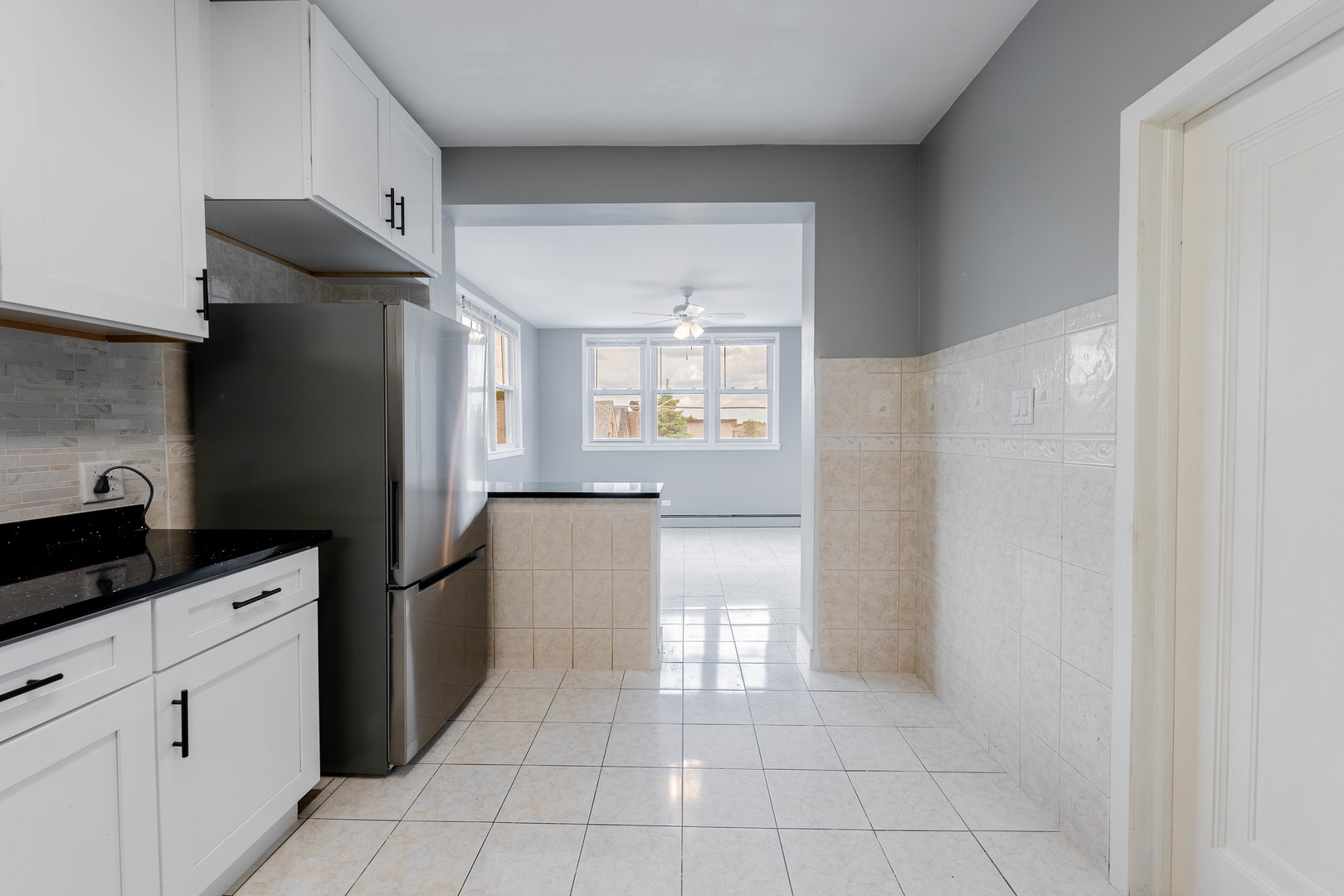 7041 West Addison Street, Unit 2R Chicago, IL 60634 - Photo 9 of 29