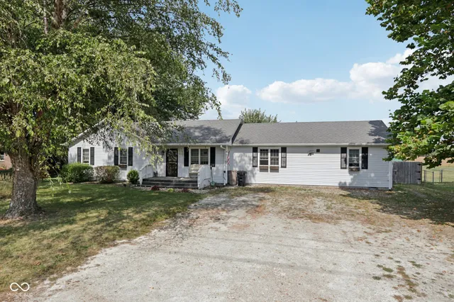 $341,200 | 610 East 1000 North, Fortville, IN 46040