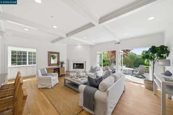 $3,595,000 | 3 Honey Hill Court, Orinda, CA 94563