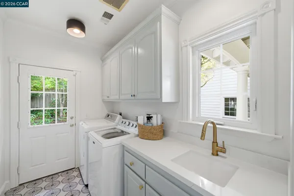 $3,595,000 | 3 Honey Hill Court, Orinda, CA 94563