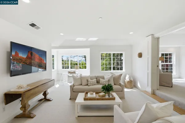 $3,595,000 | 3 Honey Hill Court, Orinda, CA 94563