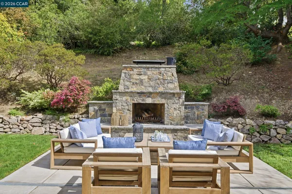 $3,595,000 | 3 Honey Hill Court, Orinda, CA 94563