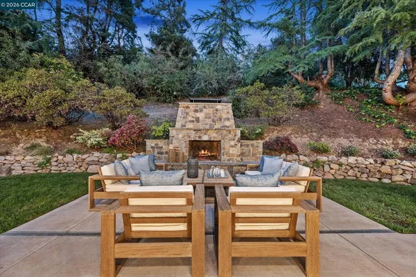 $3,595,000 | 3 Honey Hill Court, Orinda, CA 94563