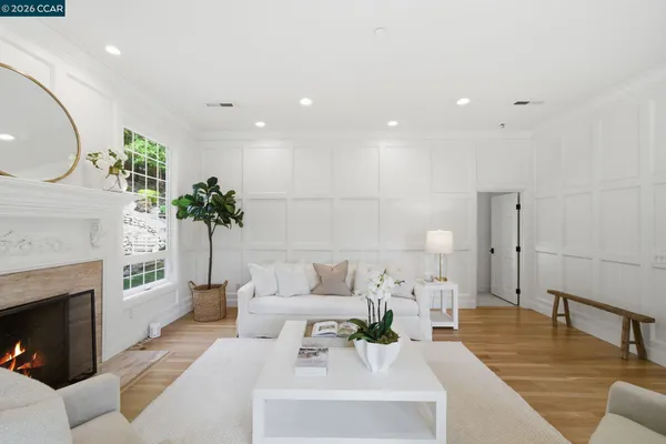 $3,595,000 | 3 Honey Hill Court, Orinda, CA 94563