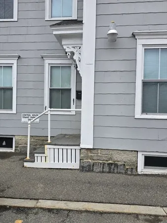 $1,600 | 5 Central Square, Unit 5 1/2, Chelmsford, MA 01824