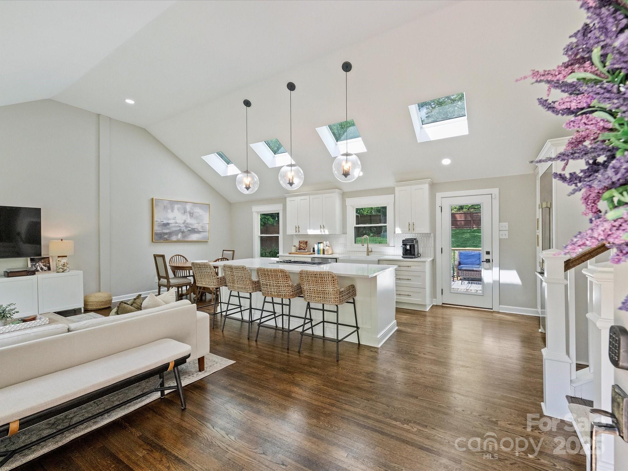 3910 Rhodes Avenue Charlotte, NC 28210 - Photo 3 of 36 Gallery Image 3