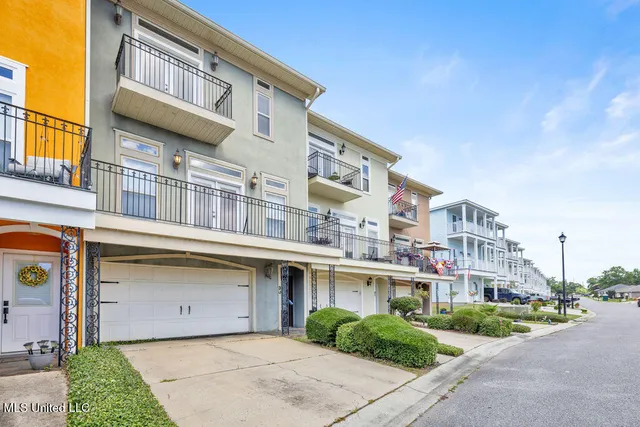 $285,000 | 30 Oak Alley Lane, Long Beach, MS 39560