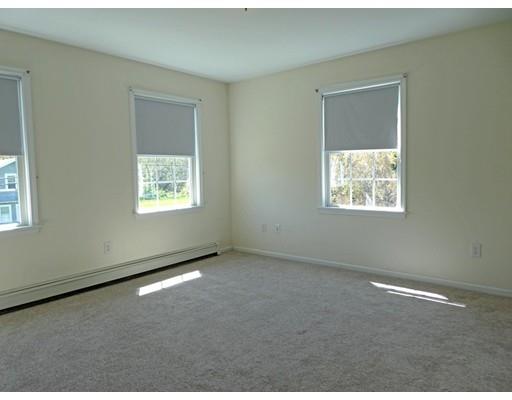 261 Cushman Road Rochester, MA 02770 - Photo 21 of 25 an empty room with windows