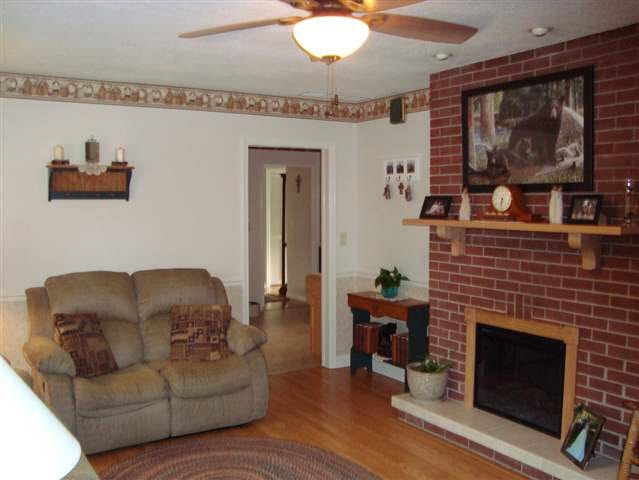 1800 North Winthrop Road Muncie, IN 47304 - Photo 4 of 12 Gallery Image 4