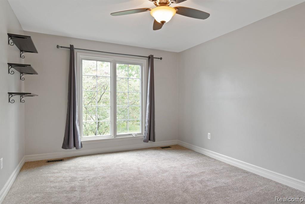 1870 Blue Grass Drive Rochester Hills, MI 48306 - Photo 26 of 58