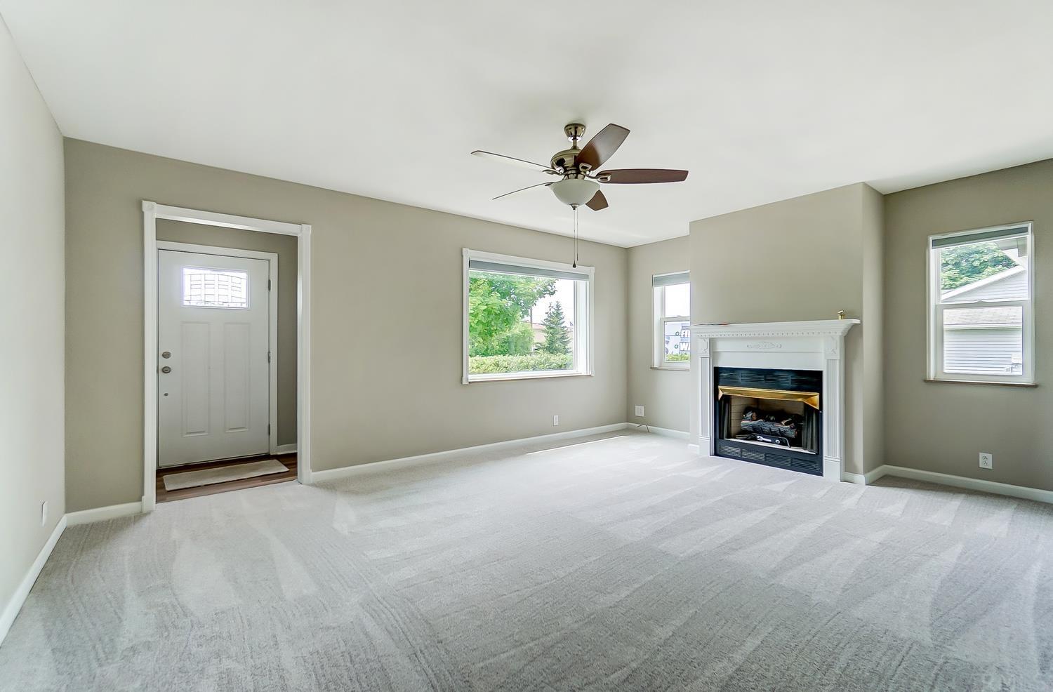 1327 Reckeweg Road Fort Wayne, IN 46804 - Photo 3 of 36