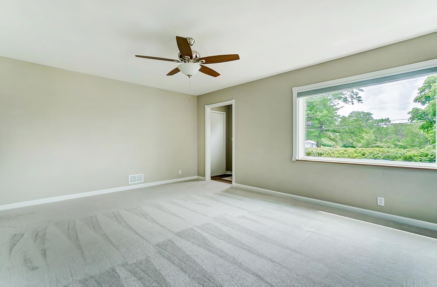 1327 Reckeweg Road Fort Wayne, IN 46804 - Photo 4 of 36
