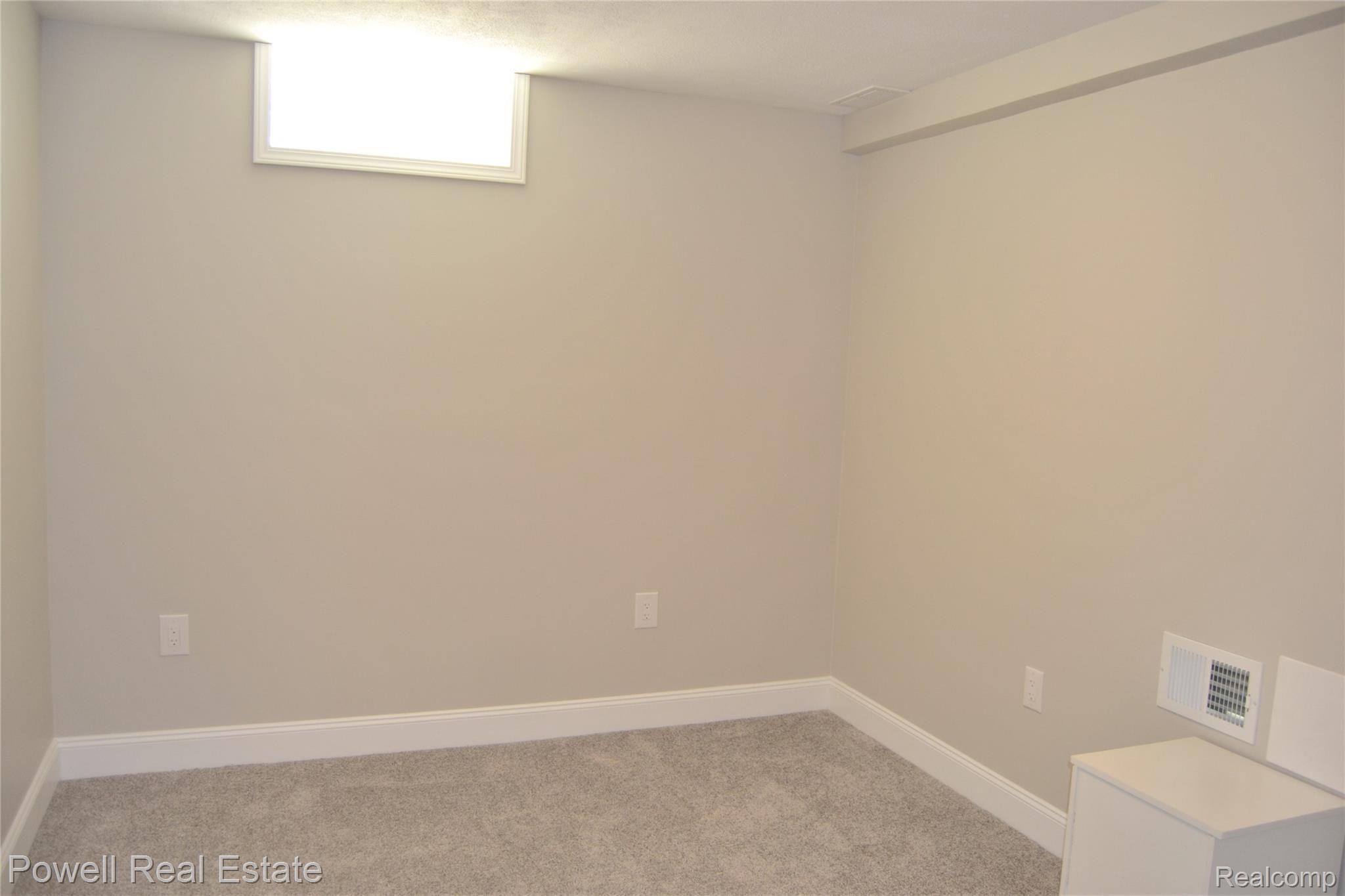 2887 Corinthia Drive Rochester, MI 48309 - Photo 22 of 27 CSC_1925.JPG