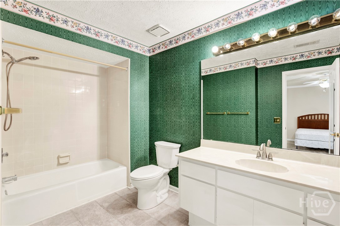 11 Shipwatch Road Savannah, GA 31410 - Photo 27 of 38 Master Bath