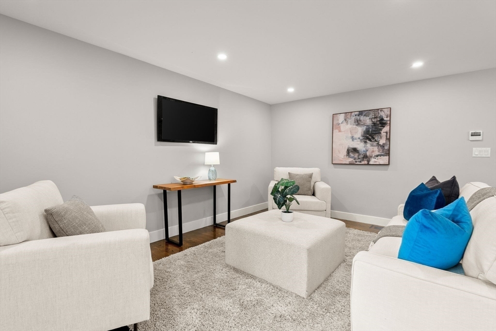 323 Ridge Street Arlington, MA 02474 - Photo 5 of 38 Gallery Image 5