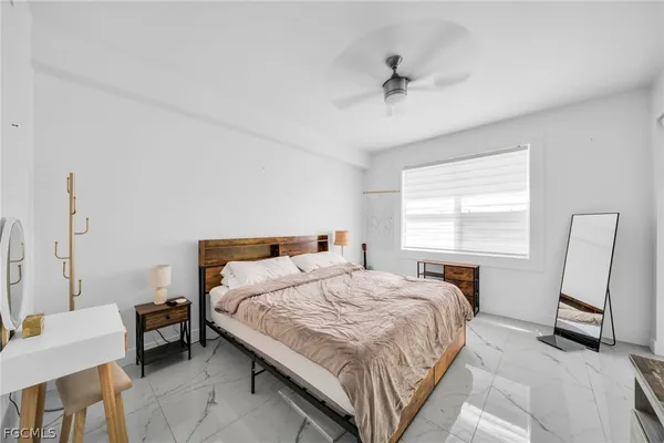 $2,300 | 1024 Mainsail Drive, Unit 512, Naples, FL 34114