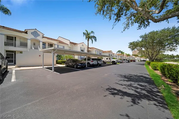 $2,300 | 1024 Mainsail Drive, Unit 512, Naples, FL 34114