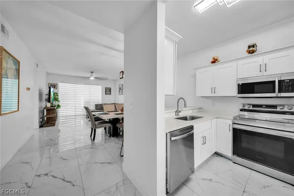 $2,300 | 1024 Mainsail Drive, Unit 512, Naples, FL 34114
