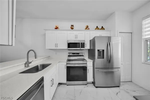 $2,300 | 1024 Mainsail Drive, Unit 512, Naples, FL 34114