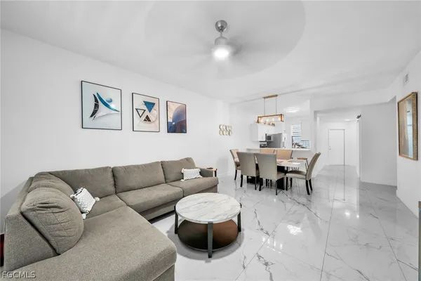 $2,300 | 1024 Mainsail Drive, Unit 512, Naples, FL 34114