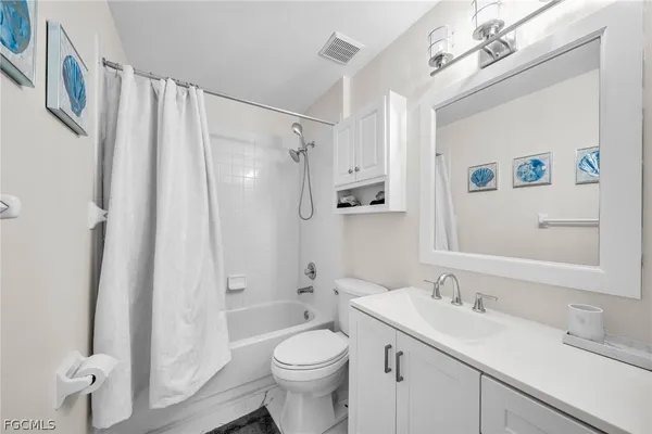 $2,300 | 1024 Mainsail Drive, Unit 512, Naples, FL 34114