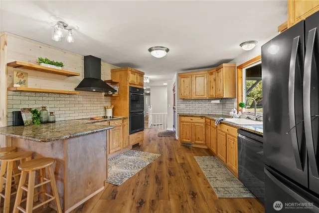 $850,000 | 1305 336th Street South, Roy, WA 98580