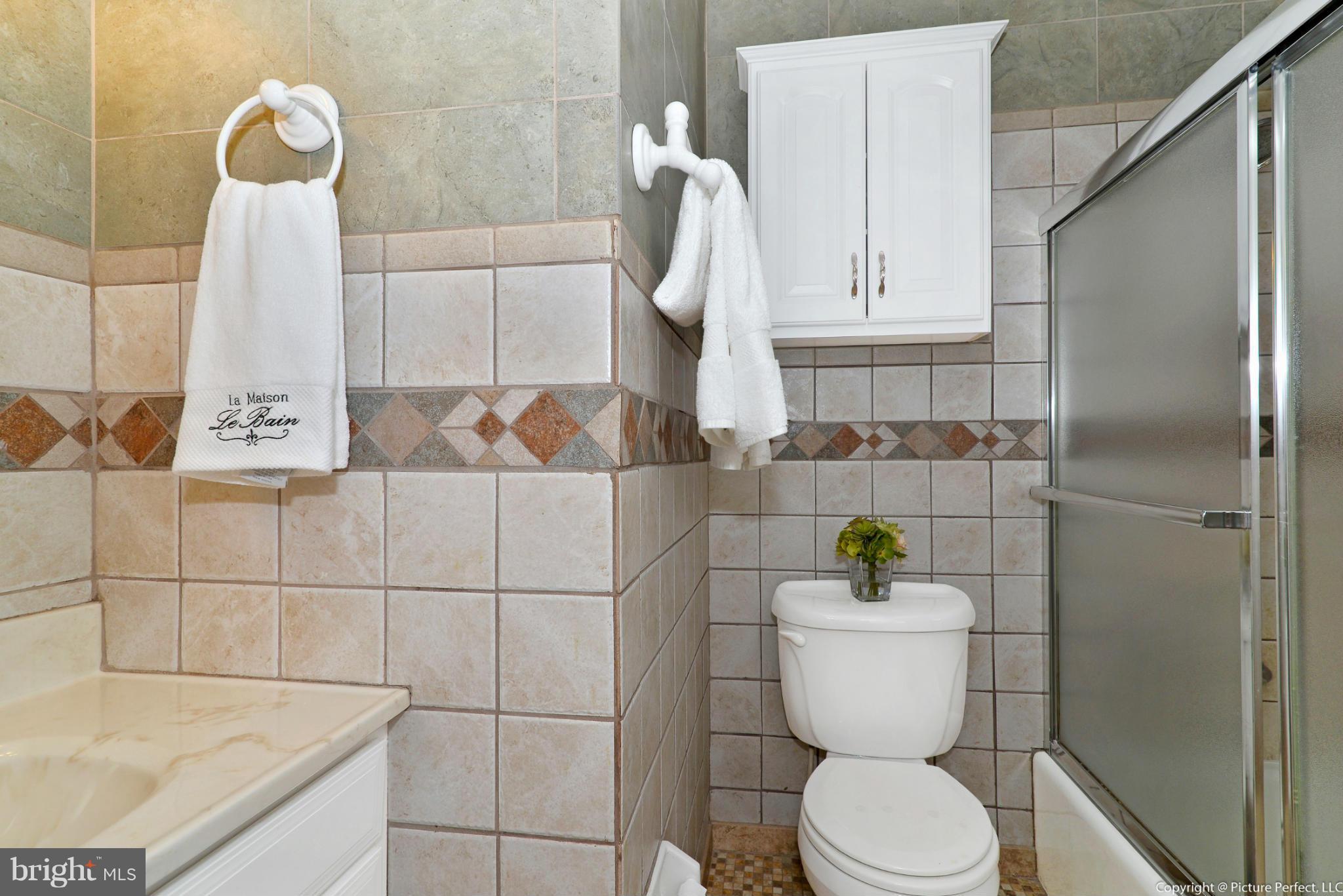 2825 Roderick Road Frederick, MD 21704 - Photo 26 of 30 Hall Bath