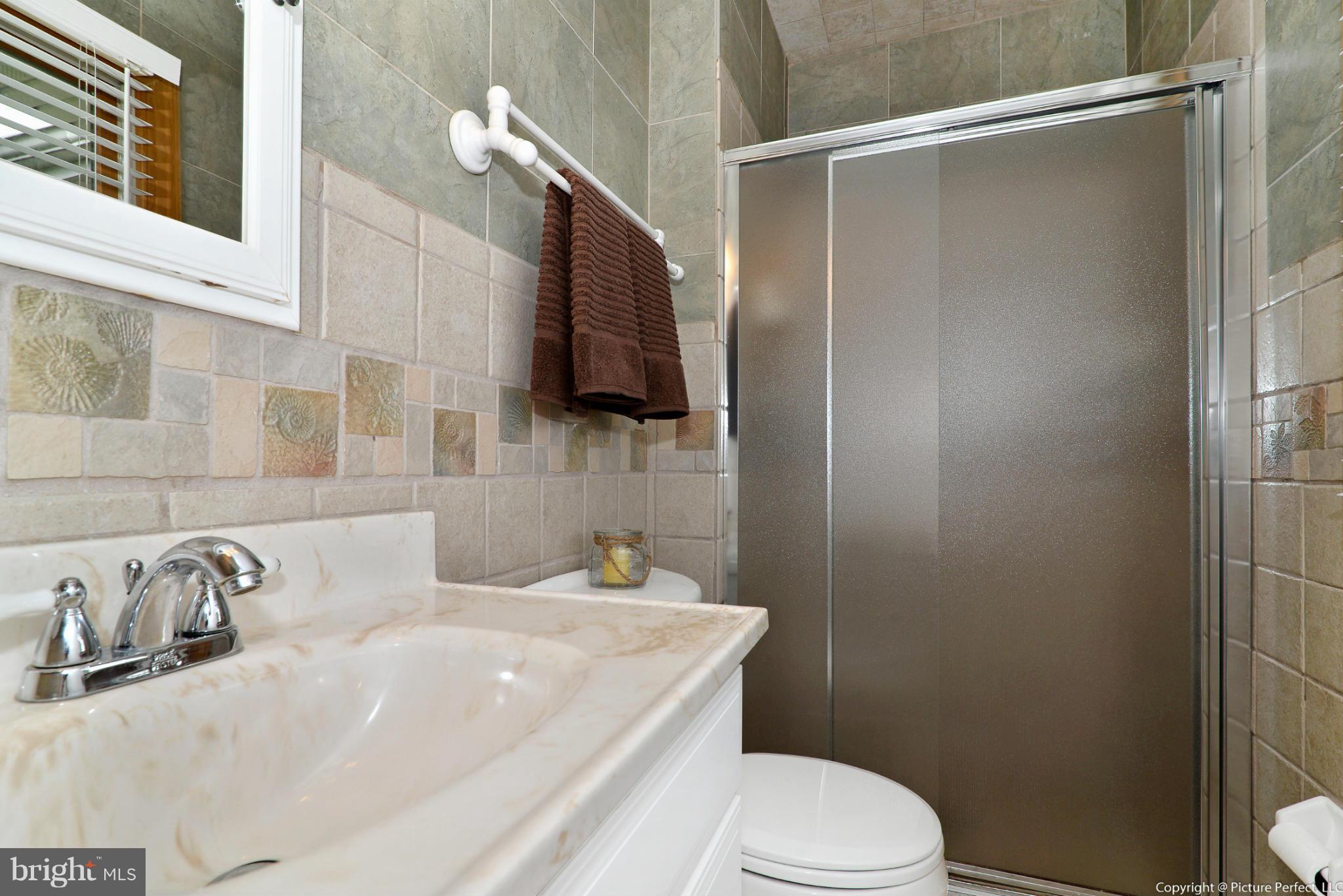2825 Roderick Road Frederick, MD 21704 - Photo 27 of 30 Bath (Master)