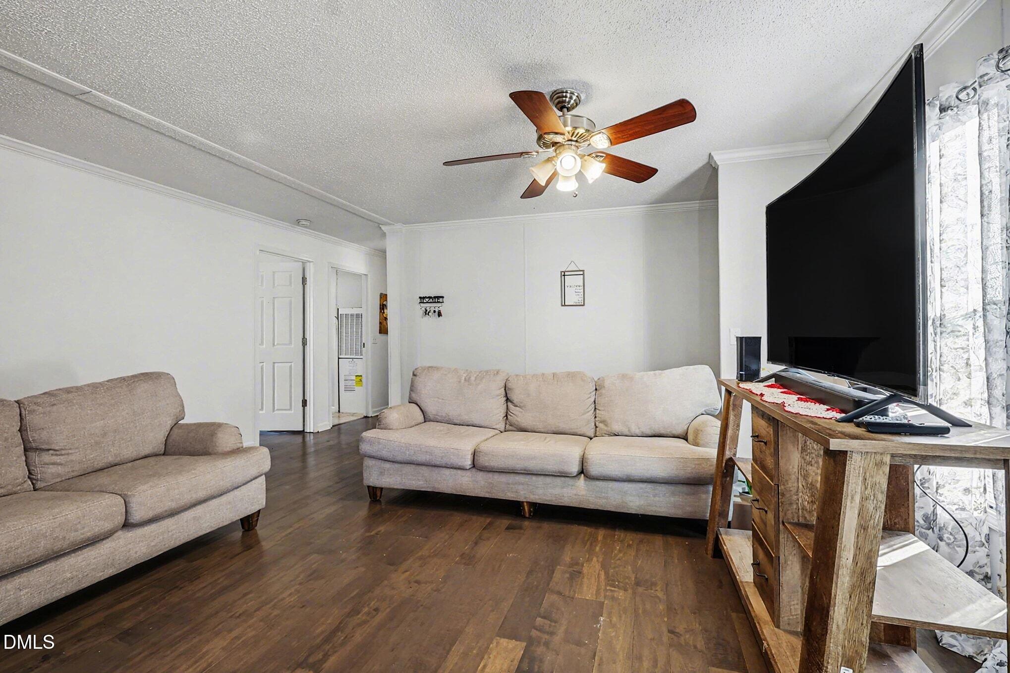375 Camelia Road Four Oaks, NC 27524 - Photo 5 of 32 009_file_8573