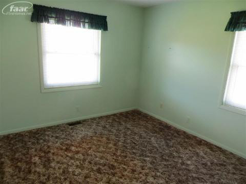 10175 Linden Road Grand Blanc, MI 48439 - Photo 10 of 17 20185729-9.JPG