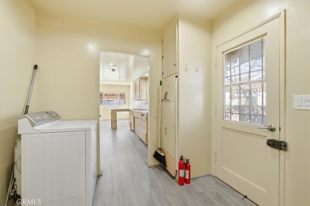 9147 Haddon Avenue Sun Valley, CA 91352 - Photo 10 of 31 Inside Laundry