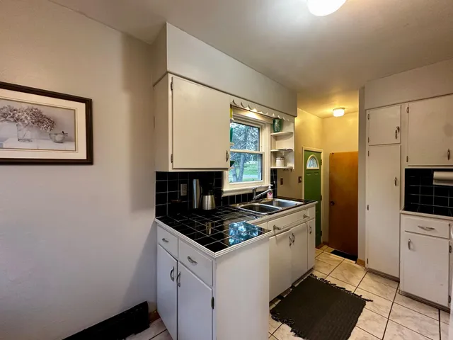 $185,000 | 402 Hillcrest Street East, Lanesboro, MN 55949