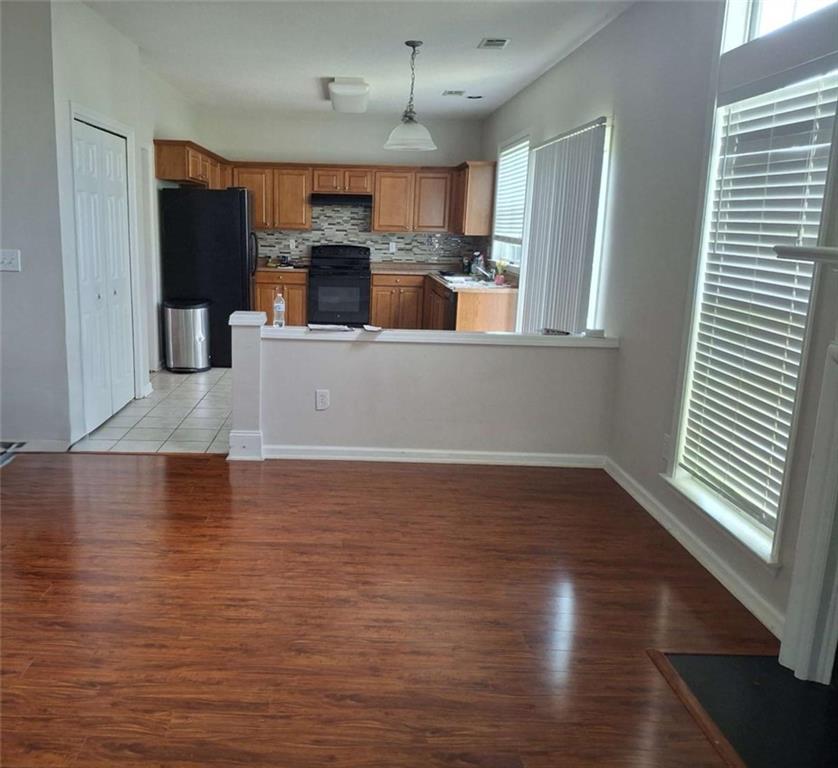 8955 Ruel Lane Suwanee, GA 30024 - Photo 4 of 13
