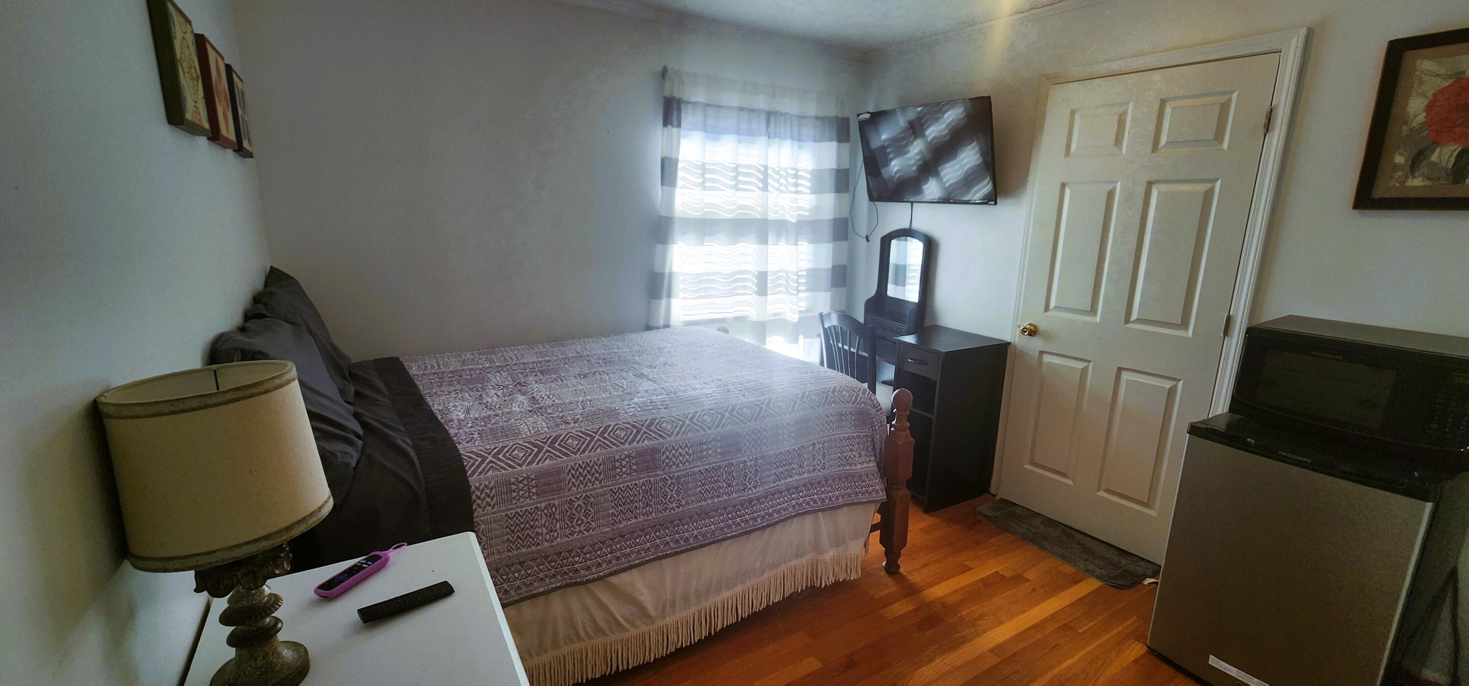 237 Peach Street Hazard, KY 41701 - Photo 10 of 32 Bedroom 2 (Upstairs)