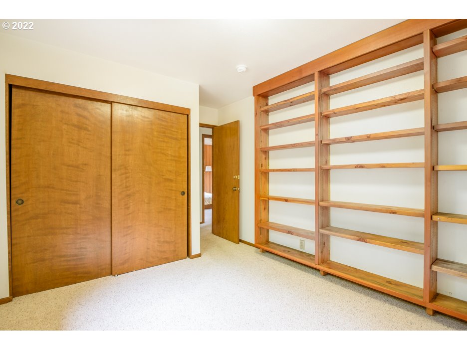 2865 Spring Boulevard Eugene, OR 97403 - Photo 18 of 32 Gallery Image 18