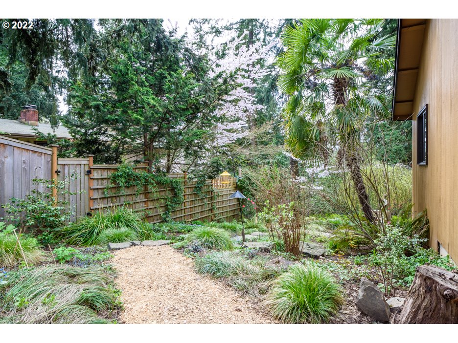 2865 Spring Boulevard Eugene, OR 97403 - Photo 26 of 32 Gallery Image 26