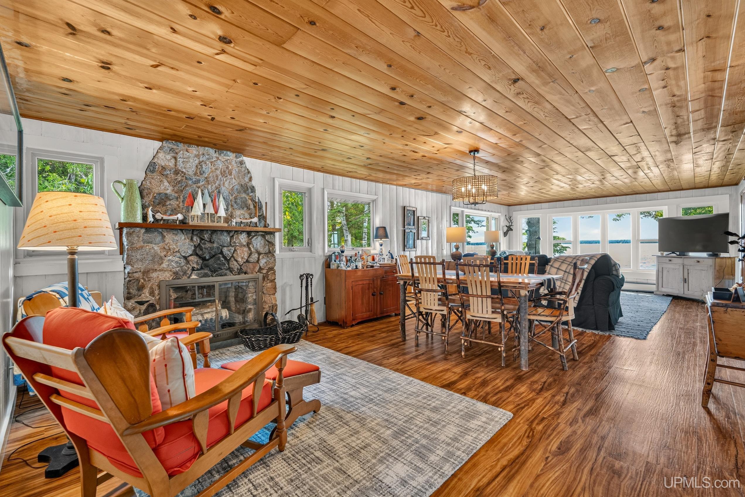 703 Corbridge Road Gulliver, MI 49840 - Photo 4 of 77