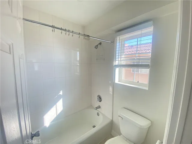 $3,500 | 3711 Baldwin Street, Unit 702, Los Angeles, CA 90031