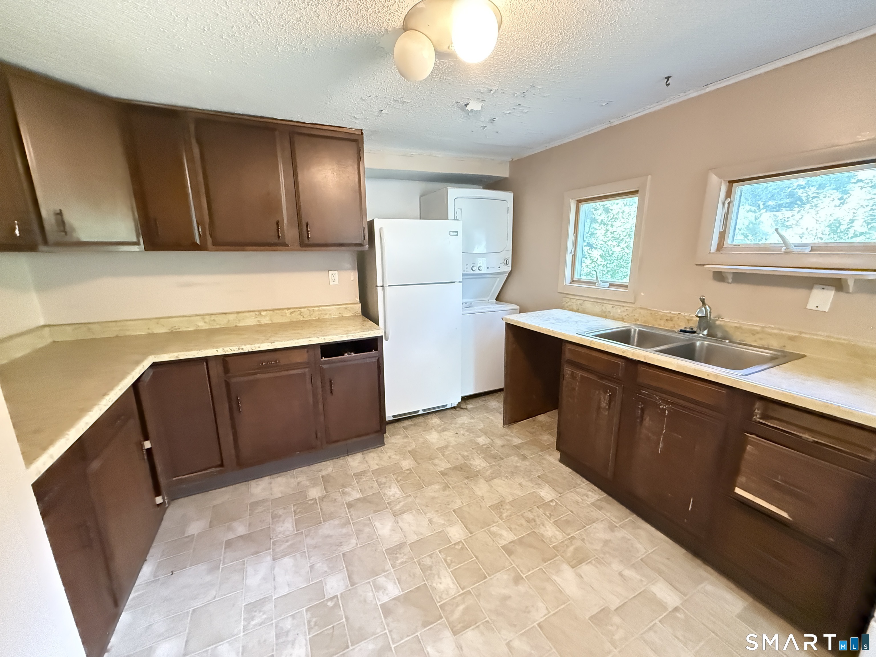 86 State Street Guilford, CT 06437 - Photo 8 of 18 Kitchen in front apartment