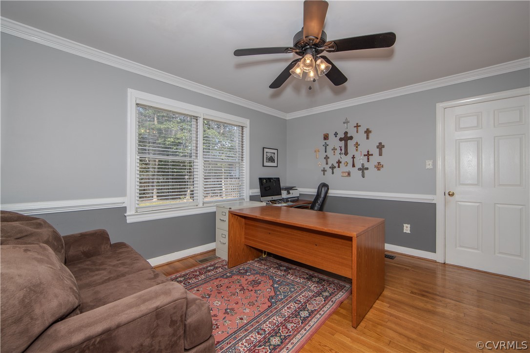 13717 Winterberry Ridge Midlothian, VA 23112 - Photo 16 of 29 a living room with furniture and a window