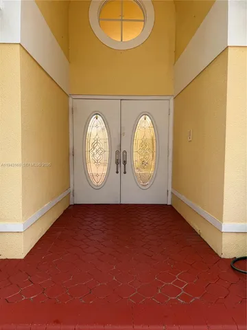 a room with hard wood floor