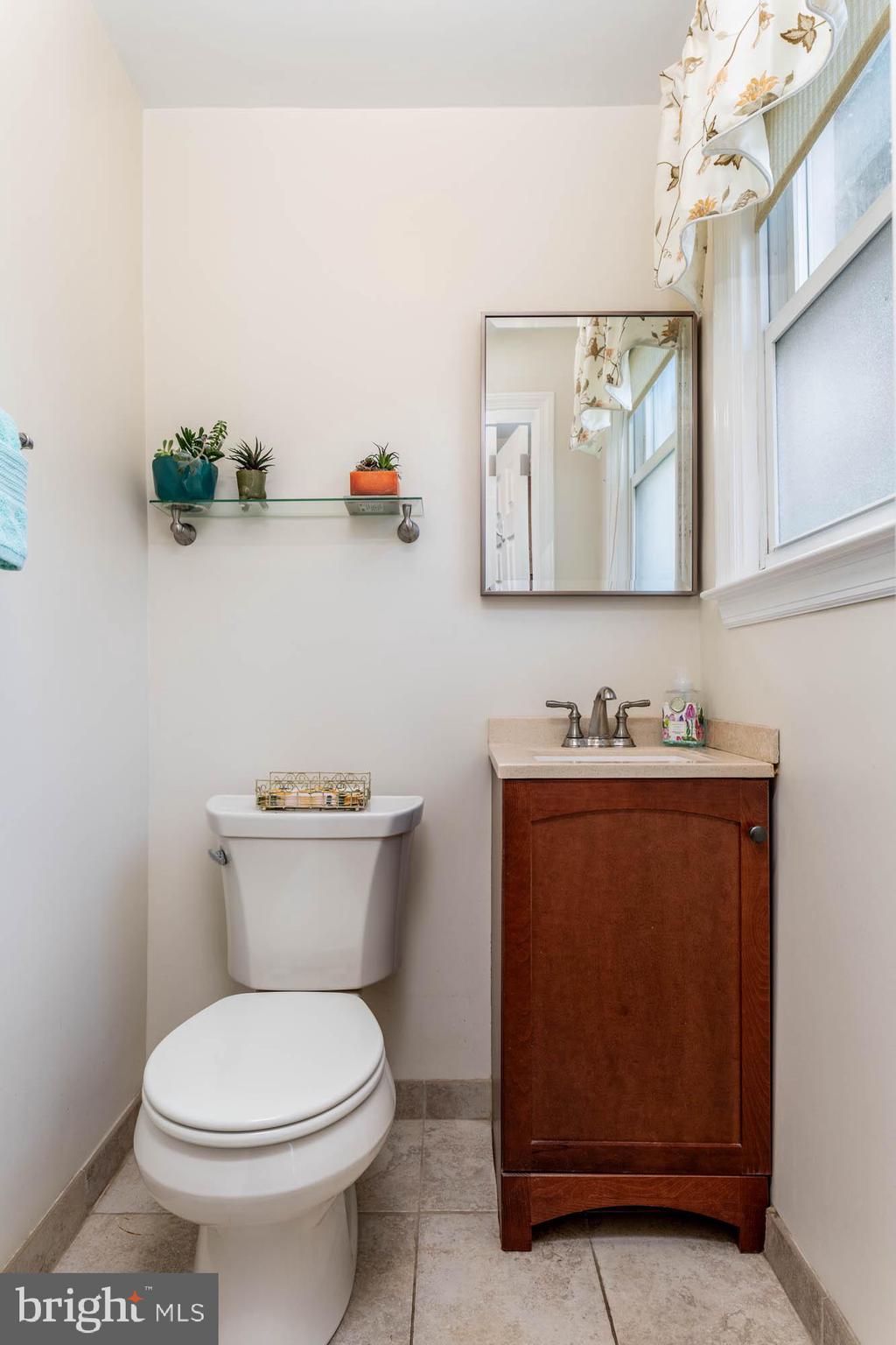 1614 Lawrence Road Havertown, PA 19083 - Photo 27 of 35 1st floor powder room