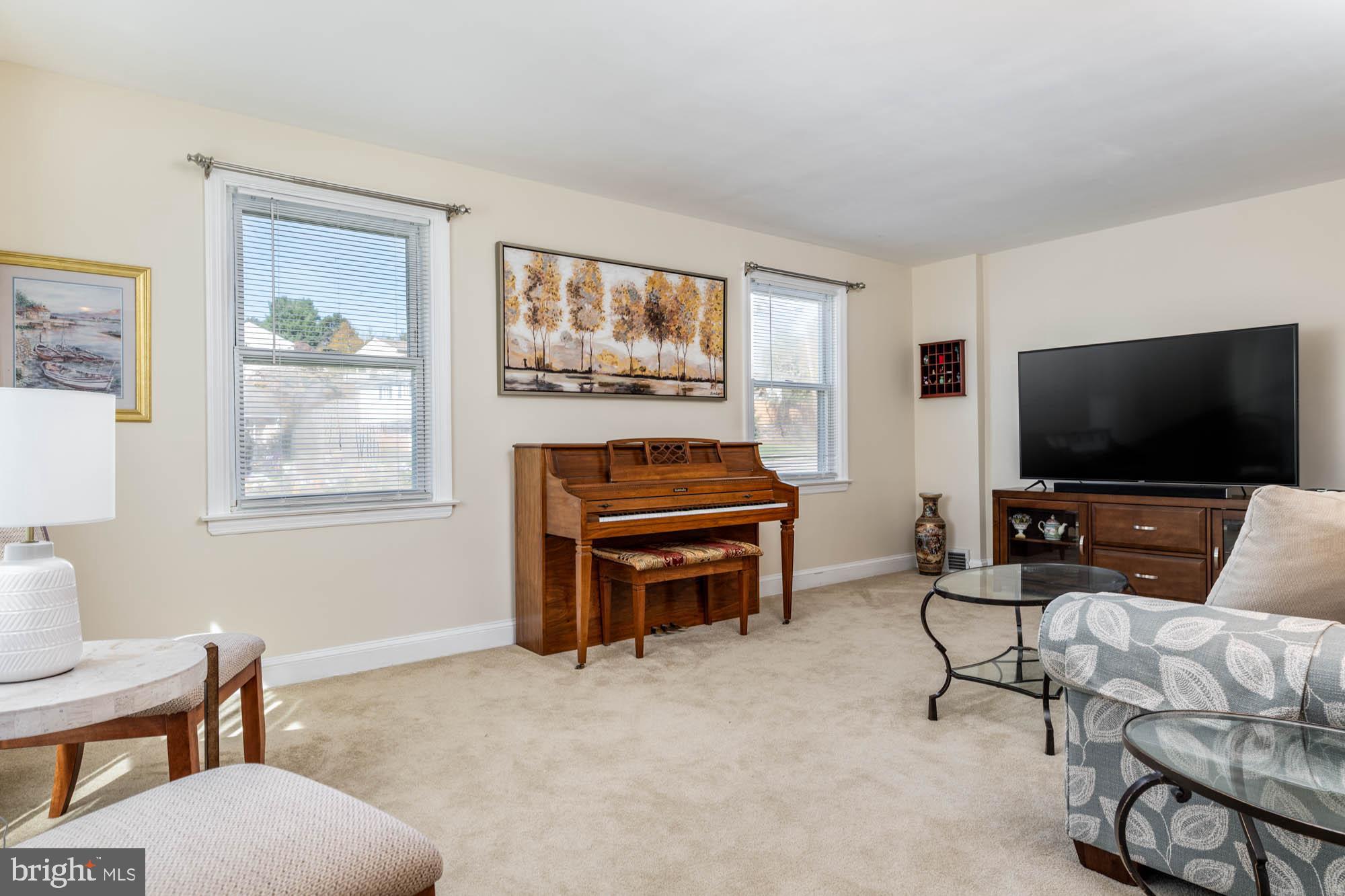 1614 Lawrence Road Havertown, PA 19083 - Photo 7 of 35 Living room